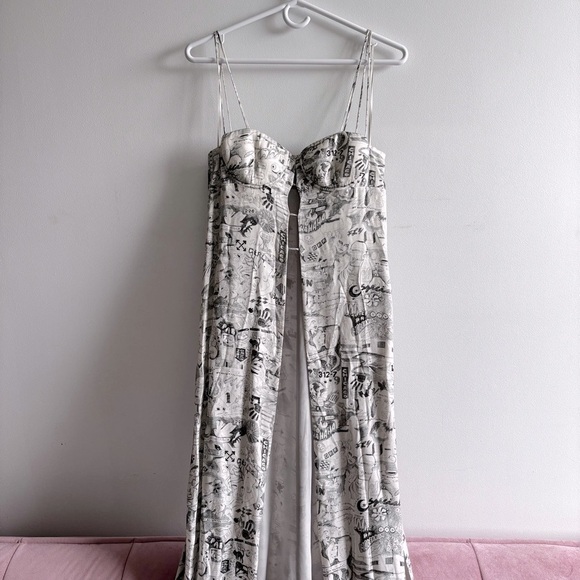 ✨ Host Pick ✨ NWOT Off-White Graphic Long Dress in White - Picture 5 of 17
